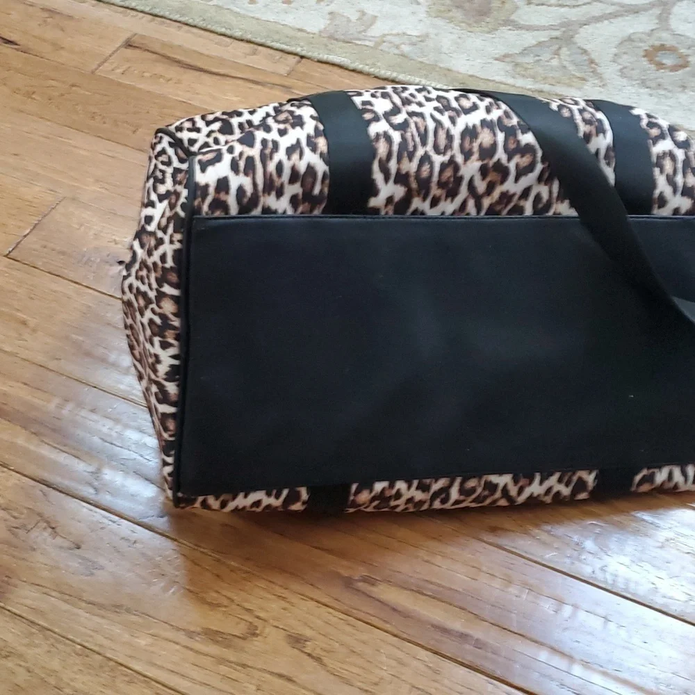 Juicy Couture Leopard Print Weekender Travel Duffel Bag - Picture 8 of 14